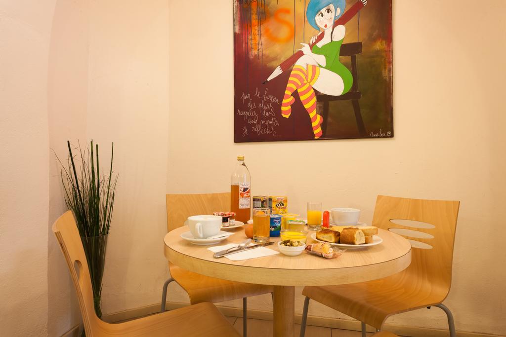 Uzès La Taverne מראה חיצוני תמונה